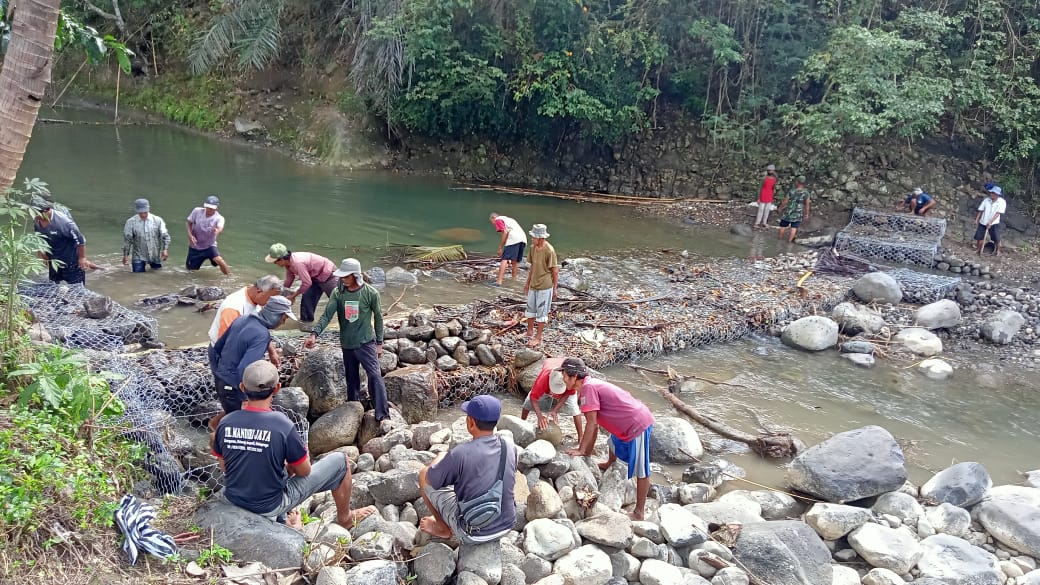 Pemasangan Bronjong Sungai Ngancar